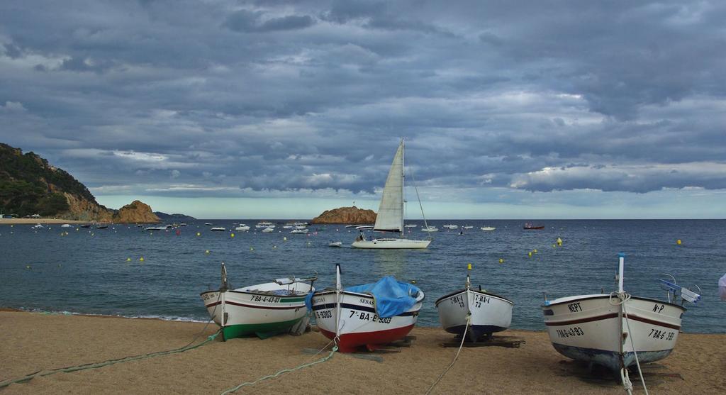 Lets Holidays Tossa de Mar Beach Apartment Exteriör bild